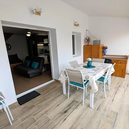Belle 2 Chambres, Veranda, Terrasse Parking Privatif Dans Securisee Avec Piscine Commune 800 M De La Lrcs87 Villa *