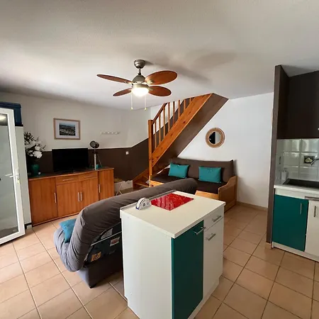 Belle 2 Chambres, Veranda, Terrasse Parking Privatif Dans Securisee Avec Piscine Commune 800 M De La Lrcs87 Portiragnes