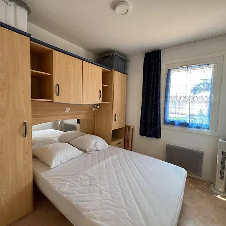 Belle 2 Chambres, Veranda, Terrasse Parking Privatif Dans Securisee Avec Piscine Commune 800 M De La Lrcs87 Villa *