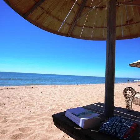 Belle: Seaside Retreat With Private Terrace And Shared Pool *