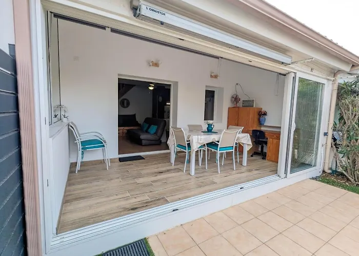 Belle 2 Chambres, Veranda, Terrasse Parking Privatif Dans Securisee Avec Piscine Commune 800 M De La Lrcs87 * Portiragnes
